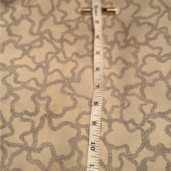 Stylish & Practical TOUS canvas handbag with signature Bear pattern in beige/tan - Picture 11 of 13